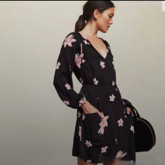 EUC Reformation Misha Floral Pocket Dress - Picture 3 of 9